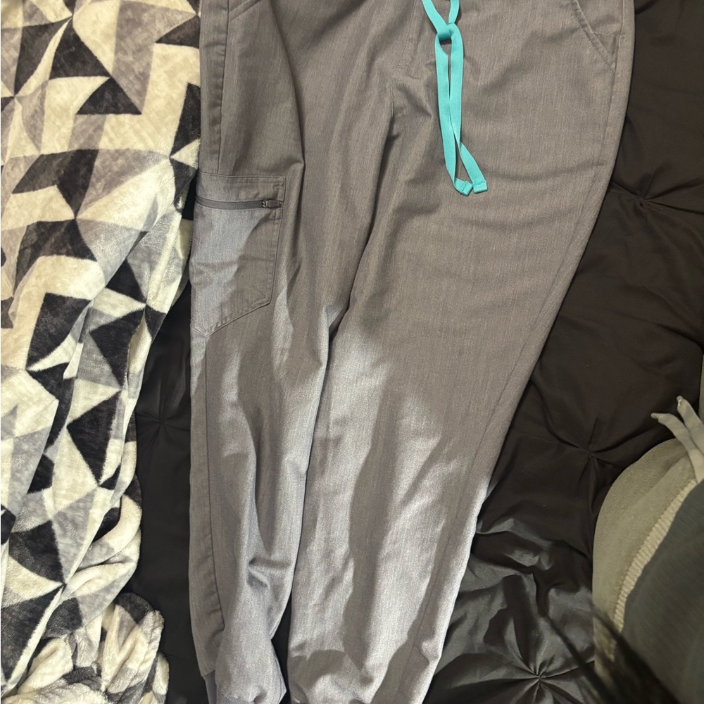 3 Figs scrub pants - Picture 8 of 11